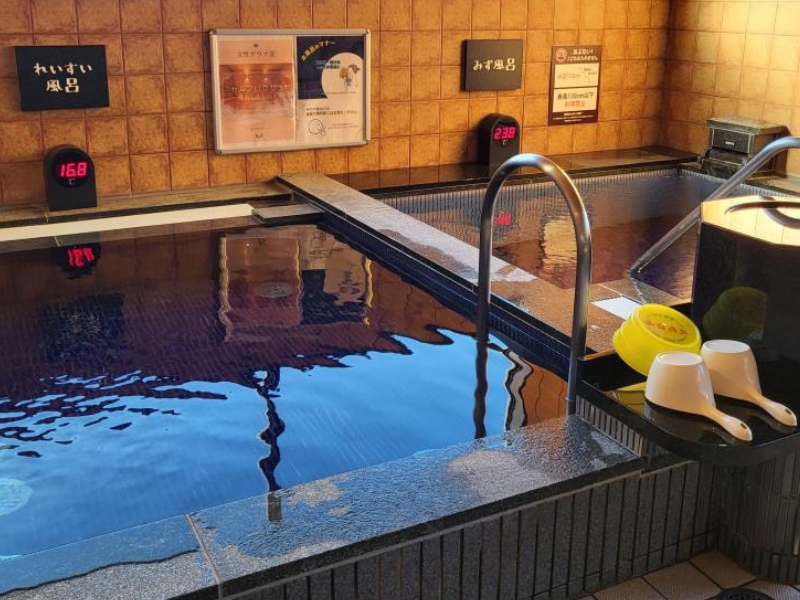 豊田挙母温泉 おいでんの湯(豊田市)|男湯水風呂6.3℃