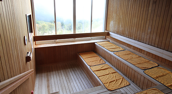 夏油高原温泉 兎森の湯(北上市)|男湯水風呂5℃