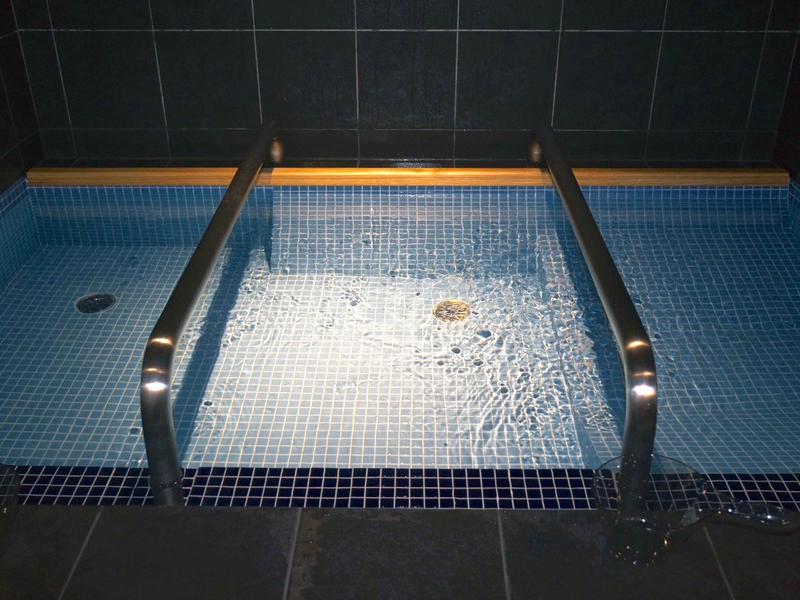 SHIAGARU SAUNA 福岡 天神(福岡市)|男湯水風呂10℃