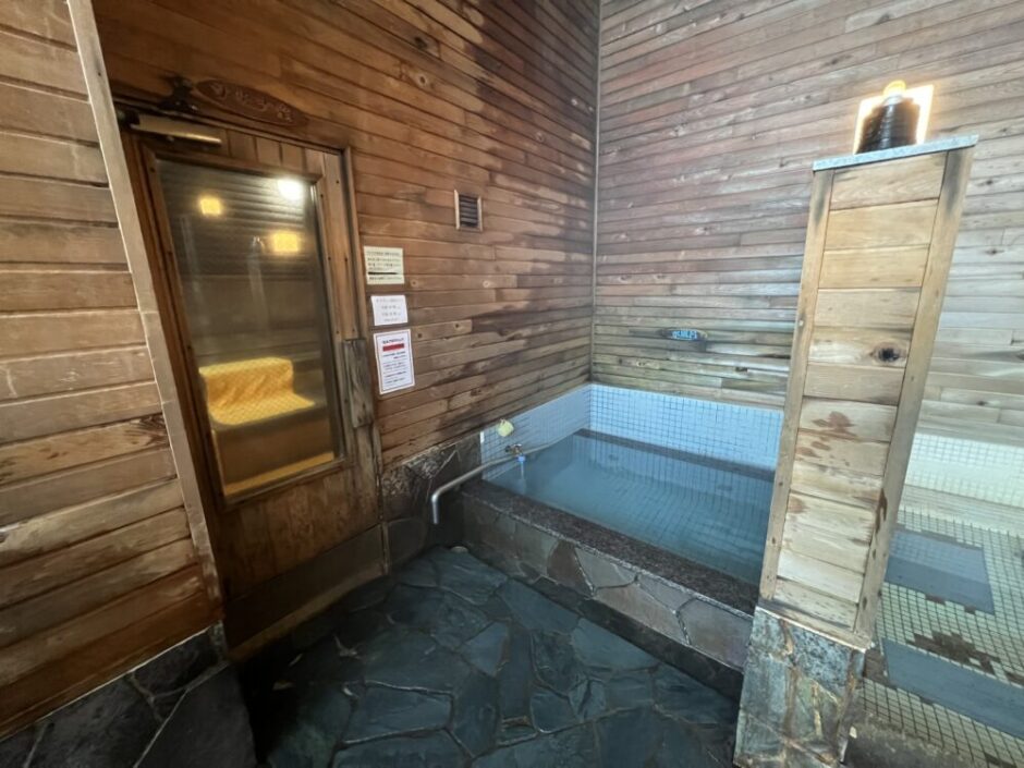吹上温泉保養センター白銀荘（上富良野町）