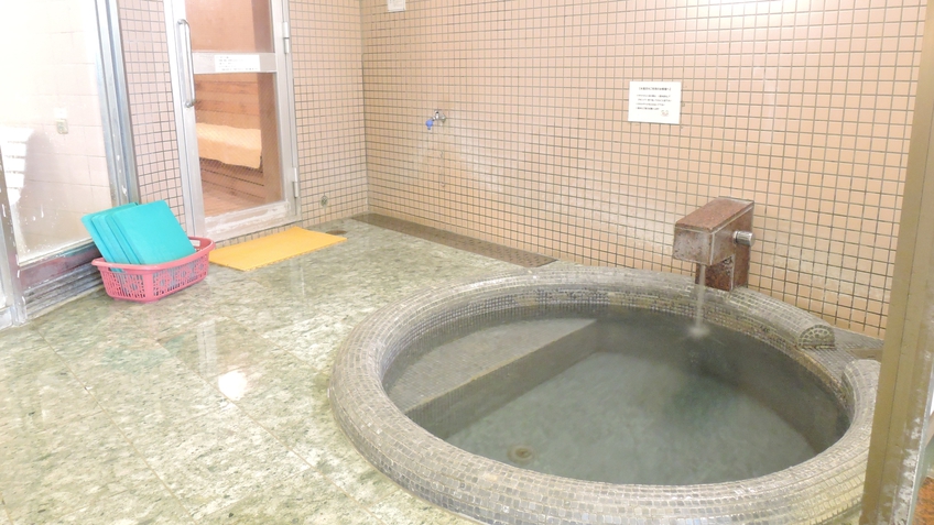 雄和ふるさと温泉ユアシス(秋田市)|男湯水風呂7℃