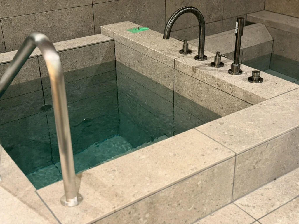 水風呂　チラー　在来工法