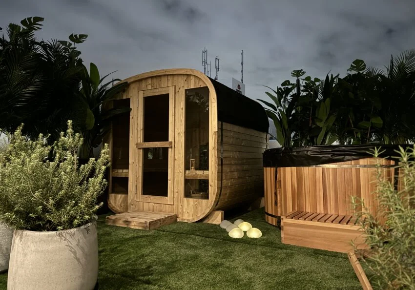 サウナ　水風呂　外